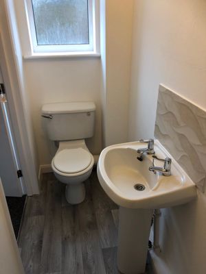 Shower room- click for photo gallery